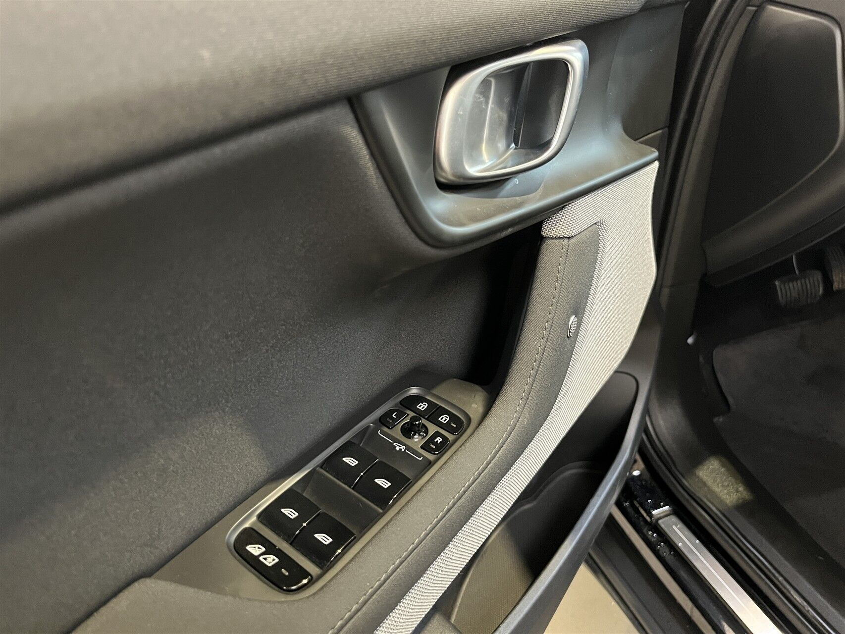 Sort Polestar 2 fra 2023