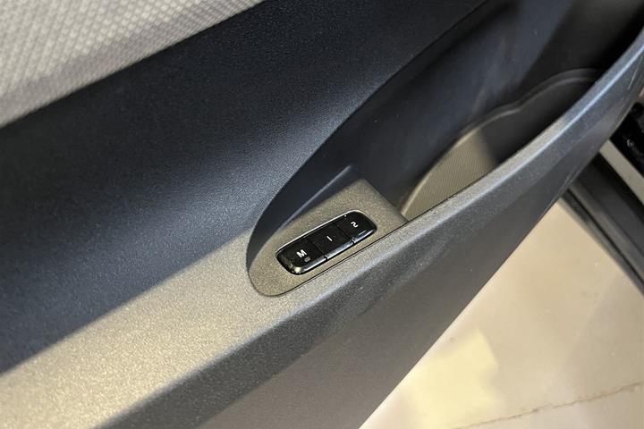 Sort Polestar 2 fra 2023