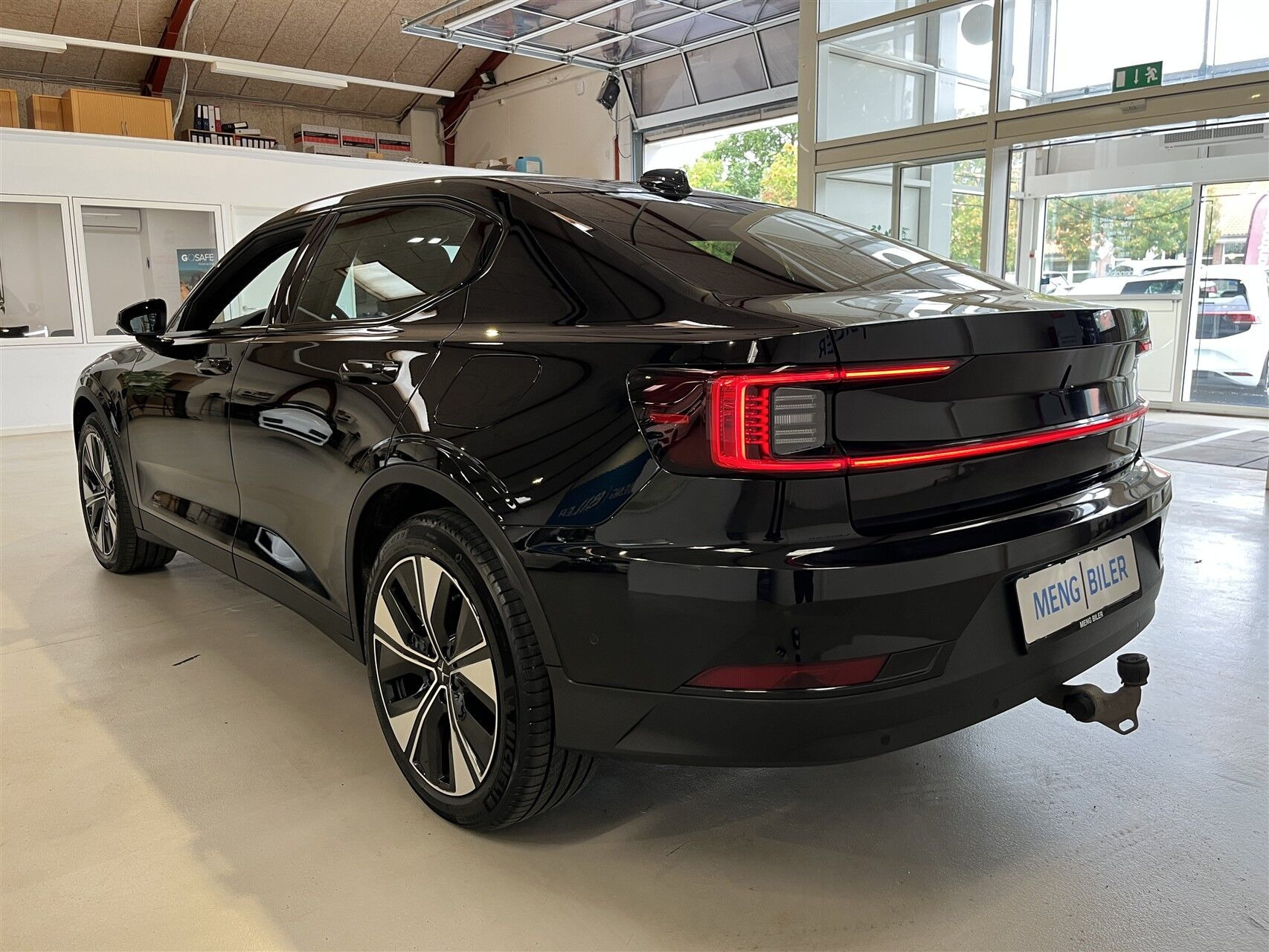 Sort Polestar 2 fra 2023