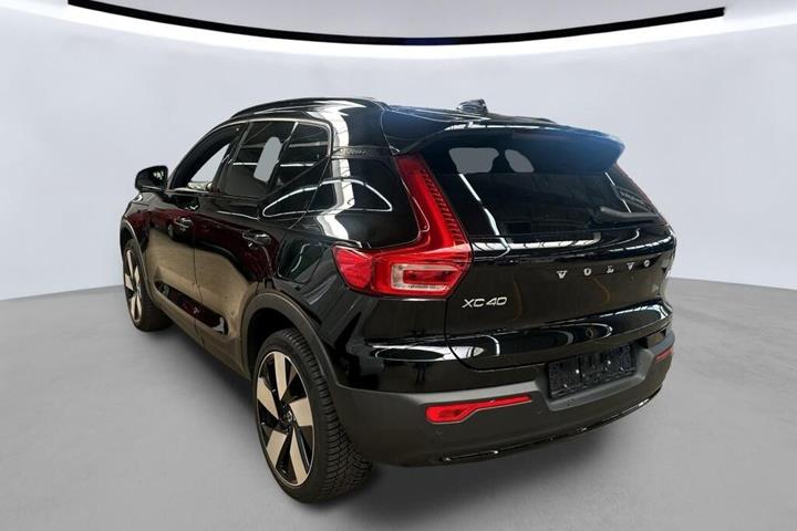Sort Volvo XC40 fra 2023