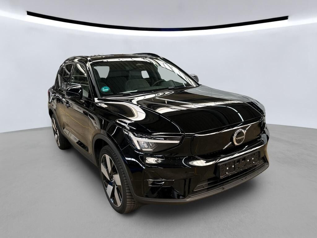 Sort Volvo XC40 fra 2023