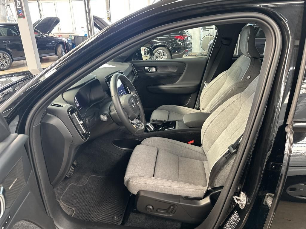 Sort Volvo XC40 fra 2023