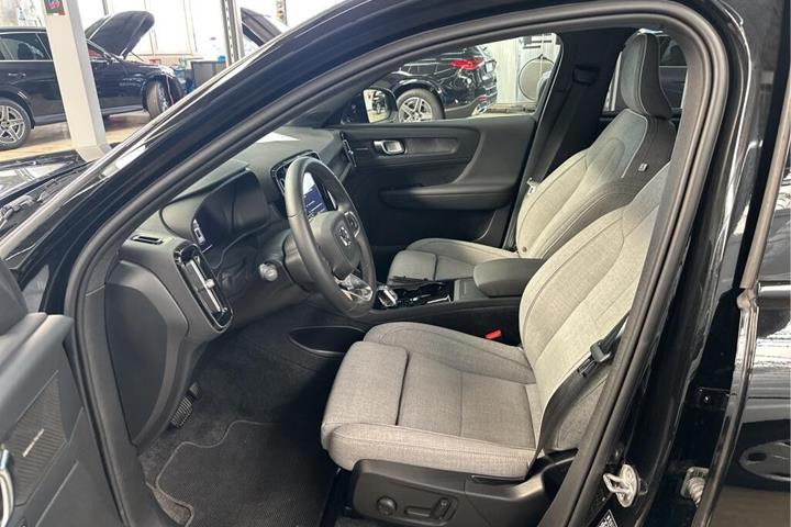Sort Volvo XC40 fra 2023