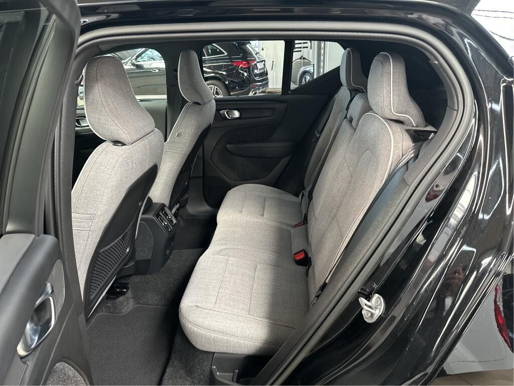 Sort Volvo XC40 fra 2023