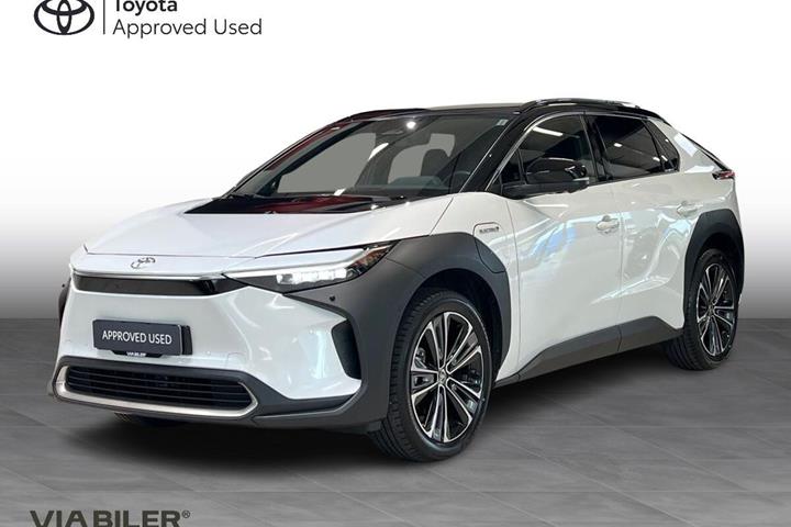 Hvid Toyota BZ4X fra 2023