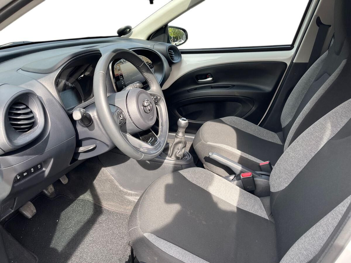 Hvid Toyota Aygo X fra 2022