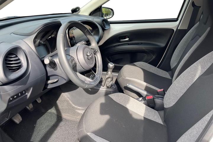 Hvid Toyota Aygo X fra 2022