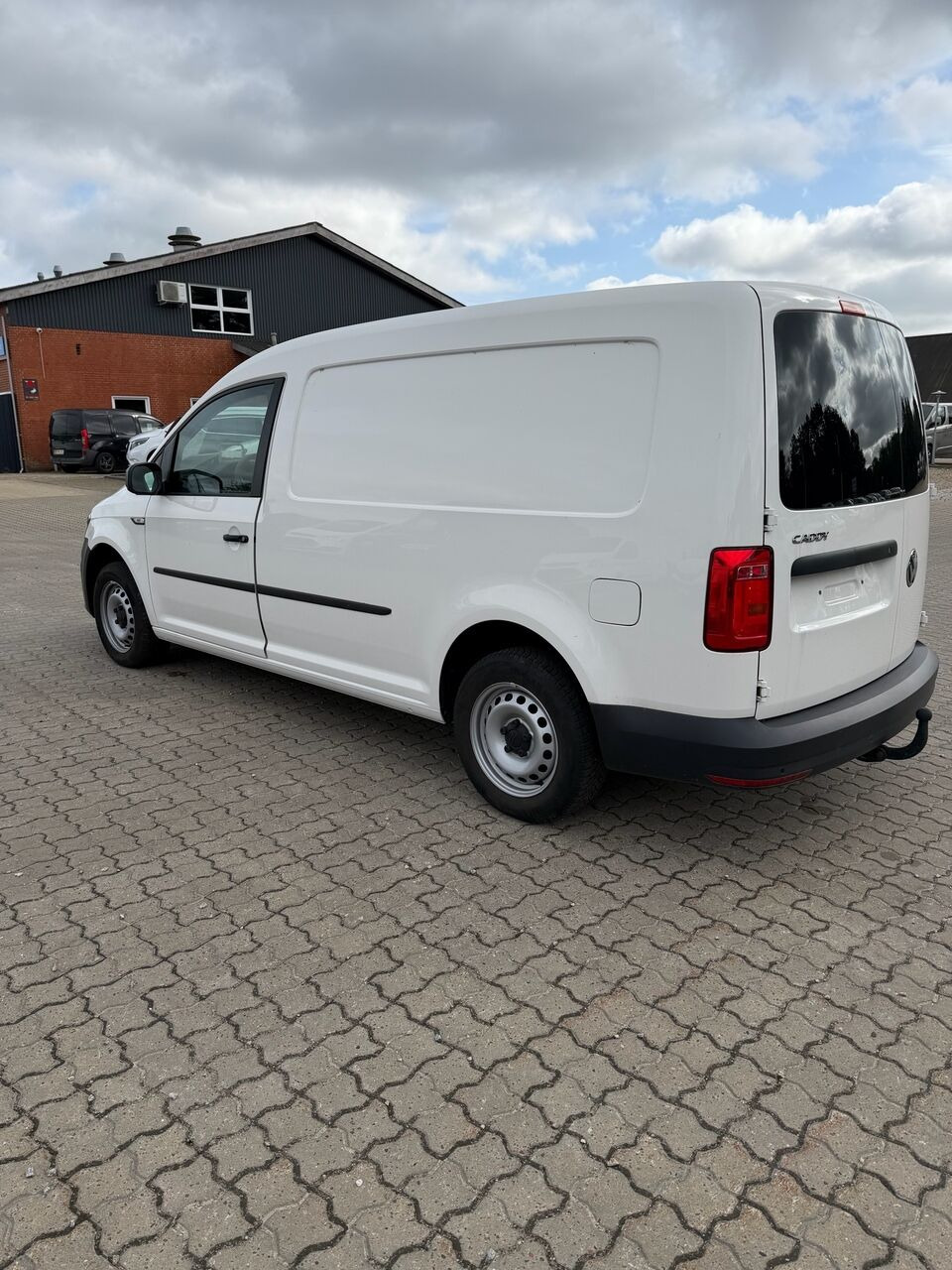 Hvid VW Caddy Maxi fra 2021