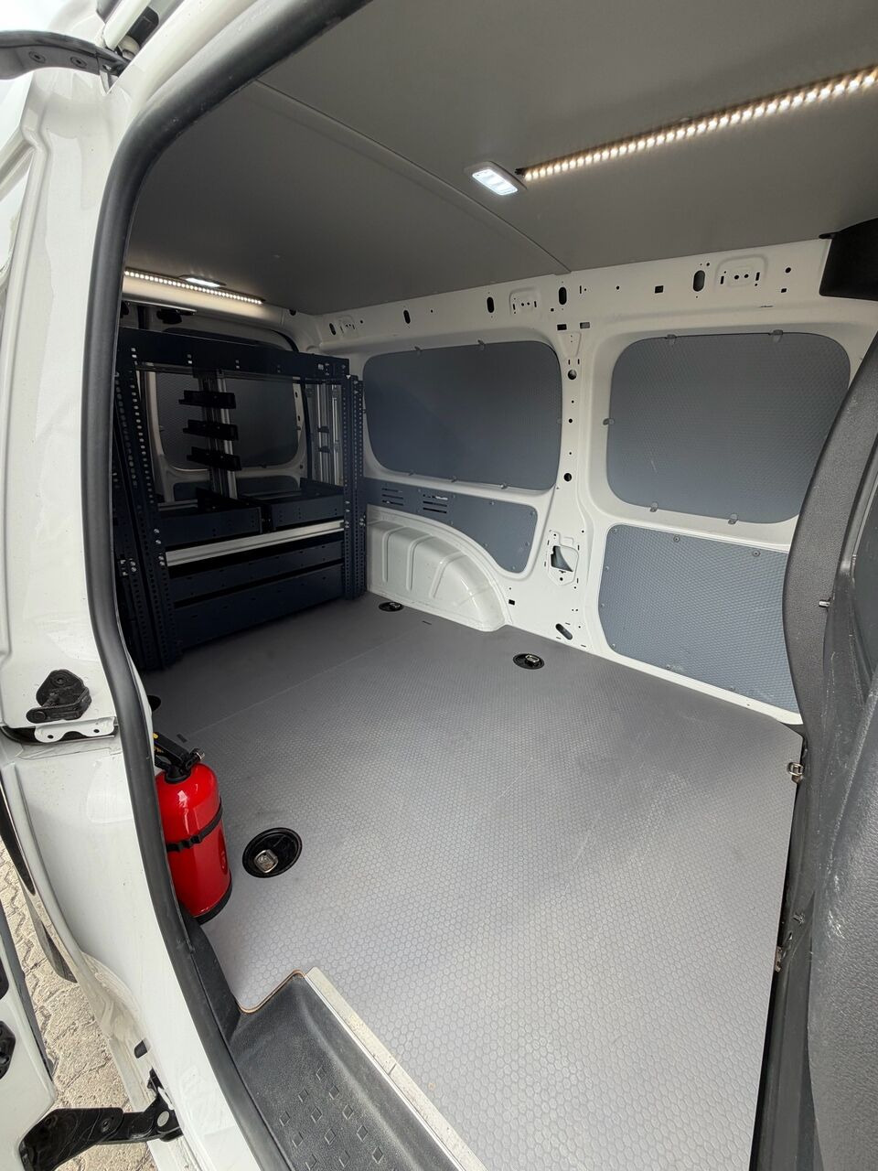 Hvid VW Caddy Maxi fra 2021