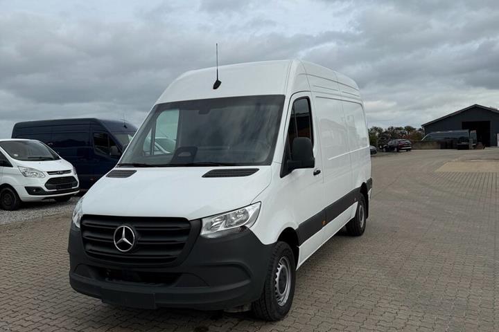 Hvid Mercedes Sprinter fra 2025