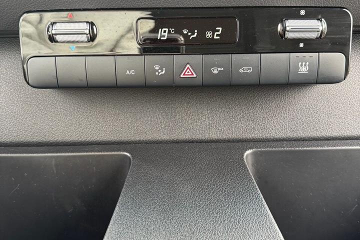 Hvid Mercedes Sprinter fra 2025