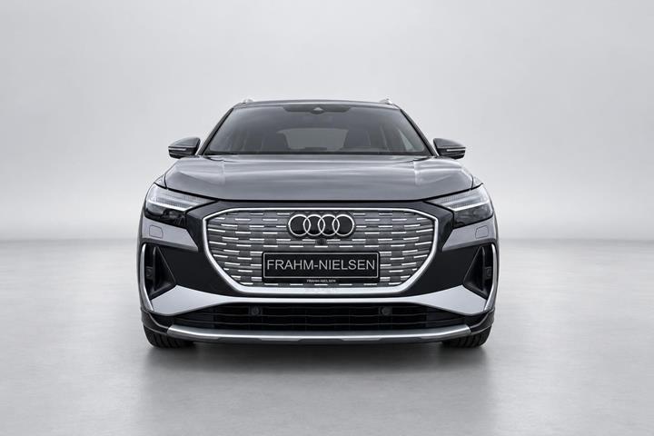 Grå Audi Q4 fra 2024