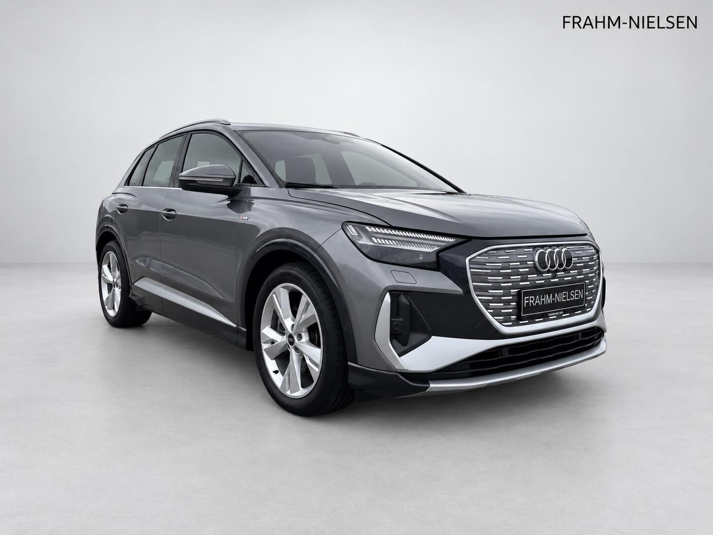 Grå Audi Q4 fra 2024