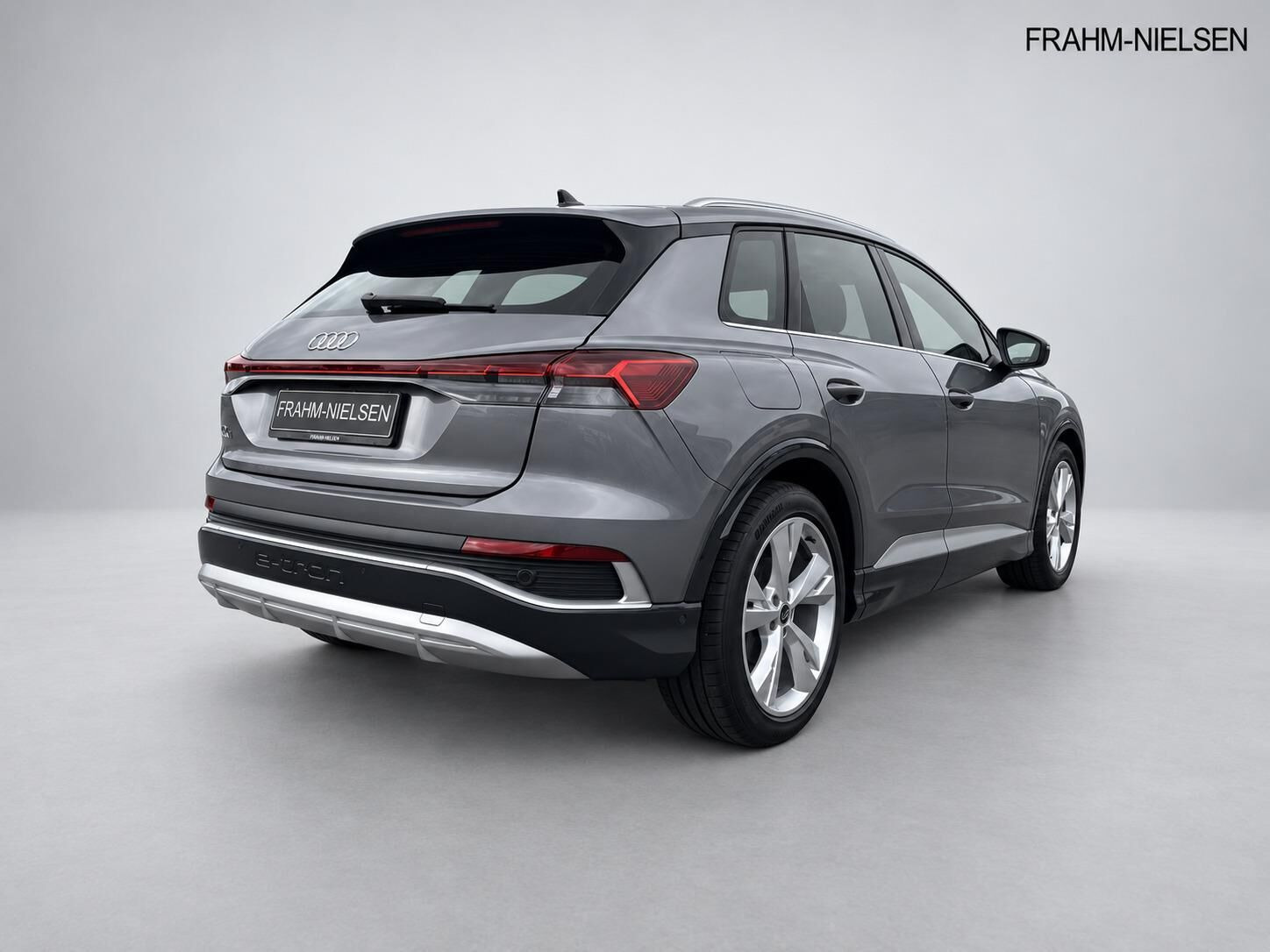 Grå Audi Q4 fra 2024