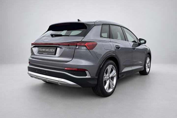 Grå Audi Q4 fra 2024