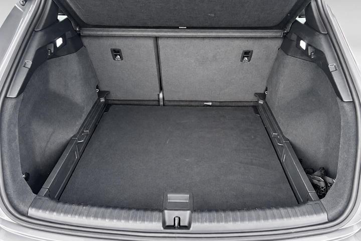 Grå Audi Q4 fra 2024
