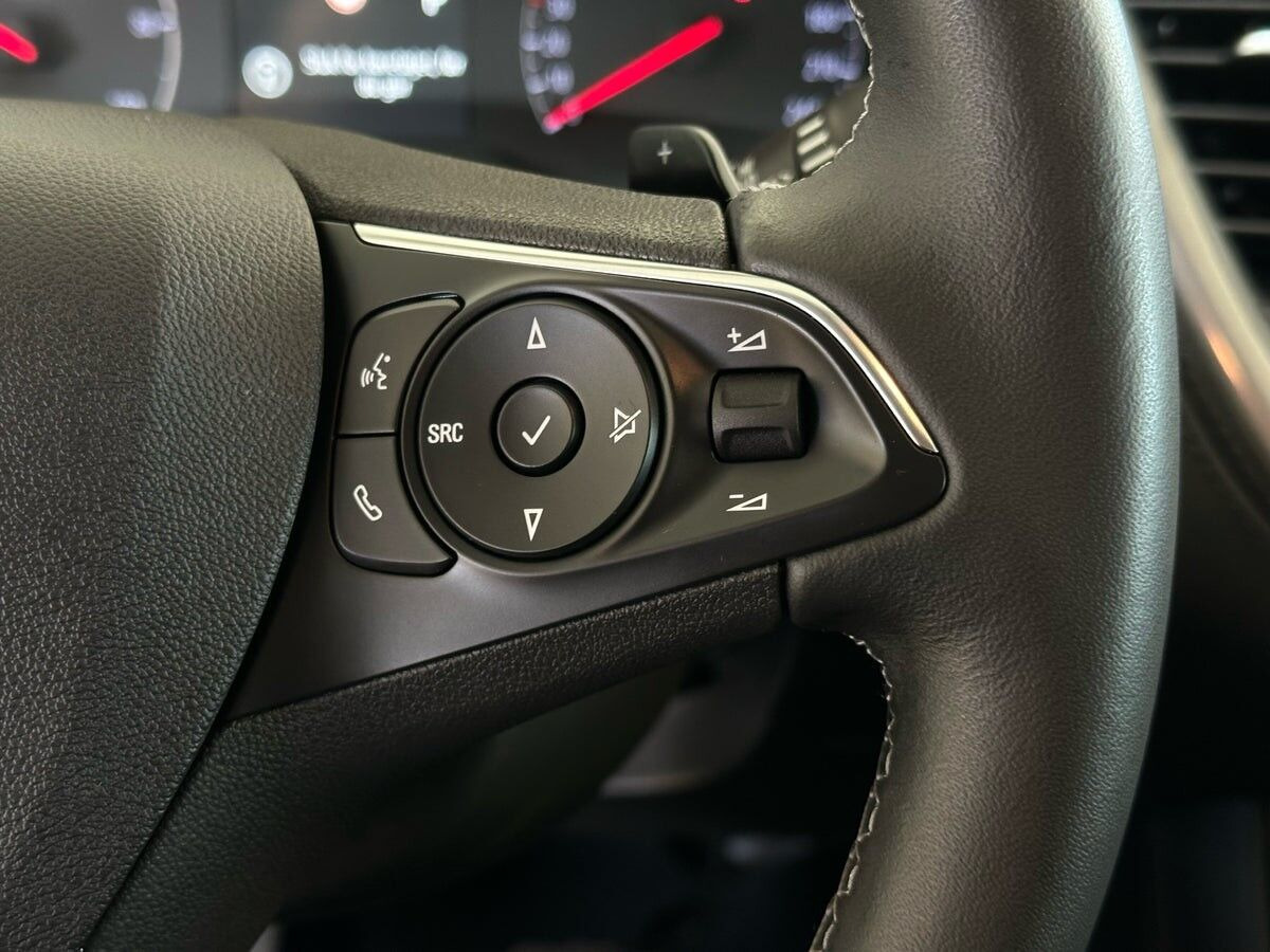 Sort Opel Grandland X fra 2021