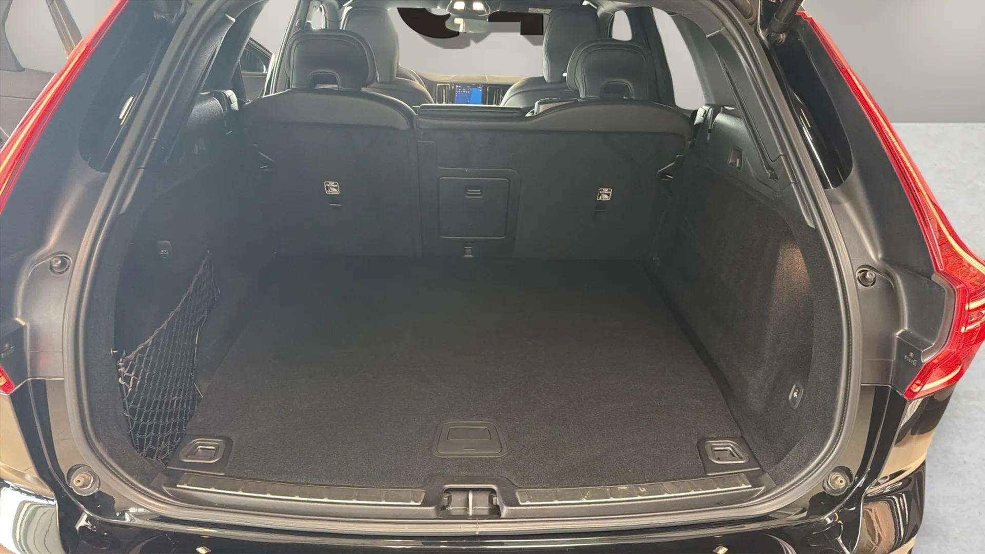Sort Volvo XC60 fra 2022