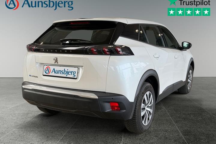 Hvid Peugeot e-2008 fra 2023