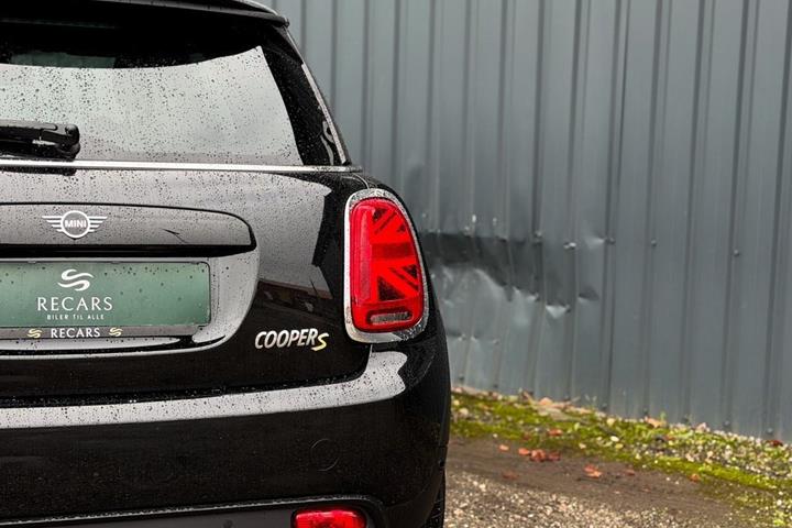 Sort Mini Cooper SE fra 2023