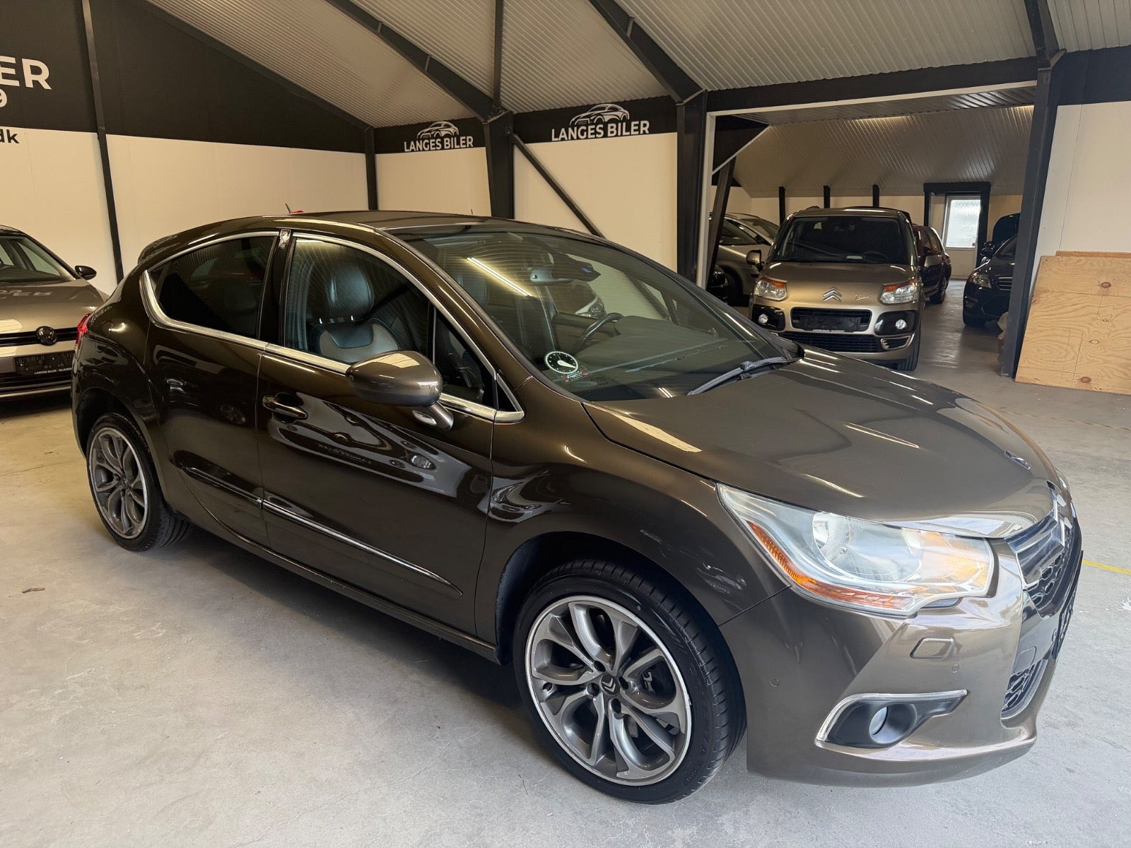 Brun Citroën DS4 fra 2011