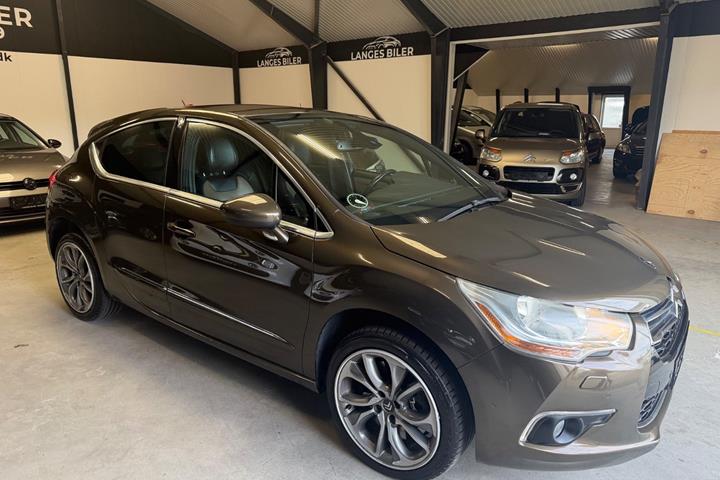 Brun Citroën DS4 fra 2011