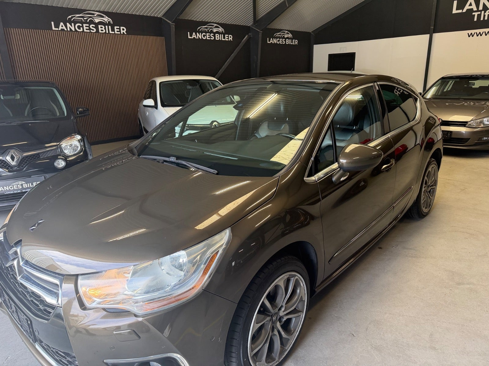 Brun Citroën DS4 fra 2011