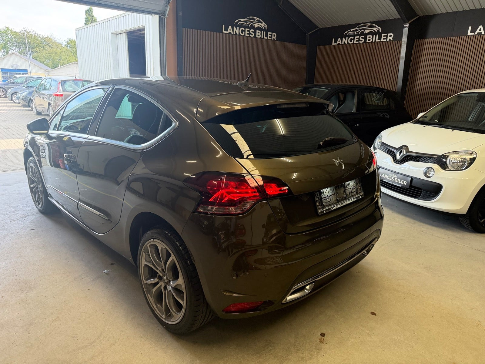 Brun Citroën DS4 fra 2011