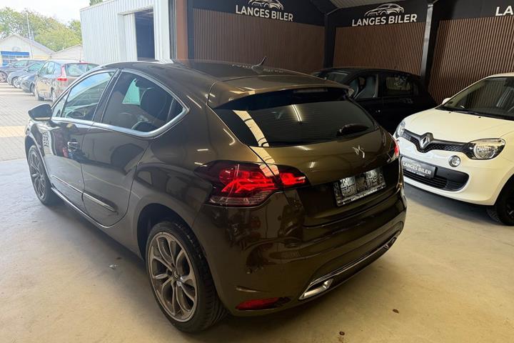 Brun Citroën DS4 fra 2011