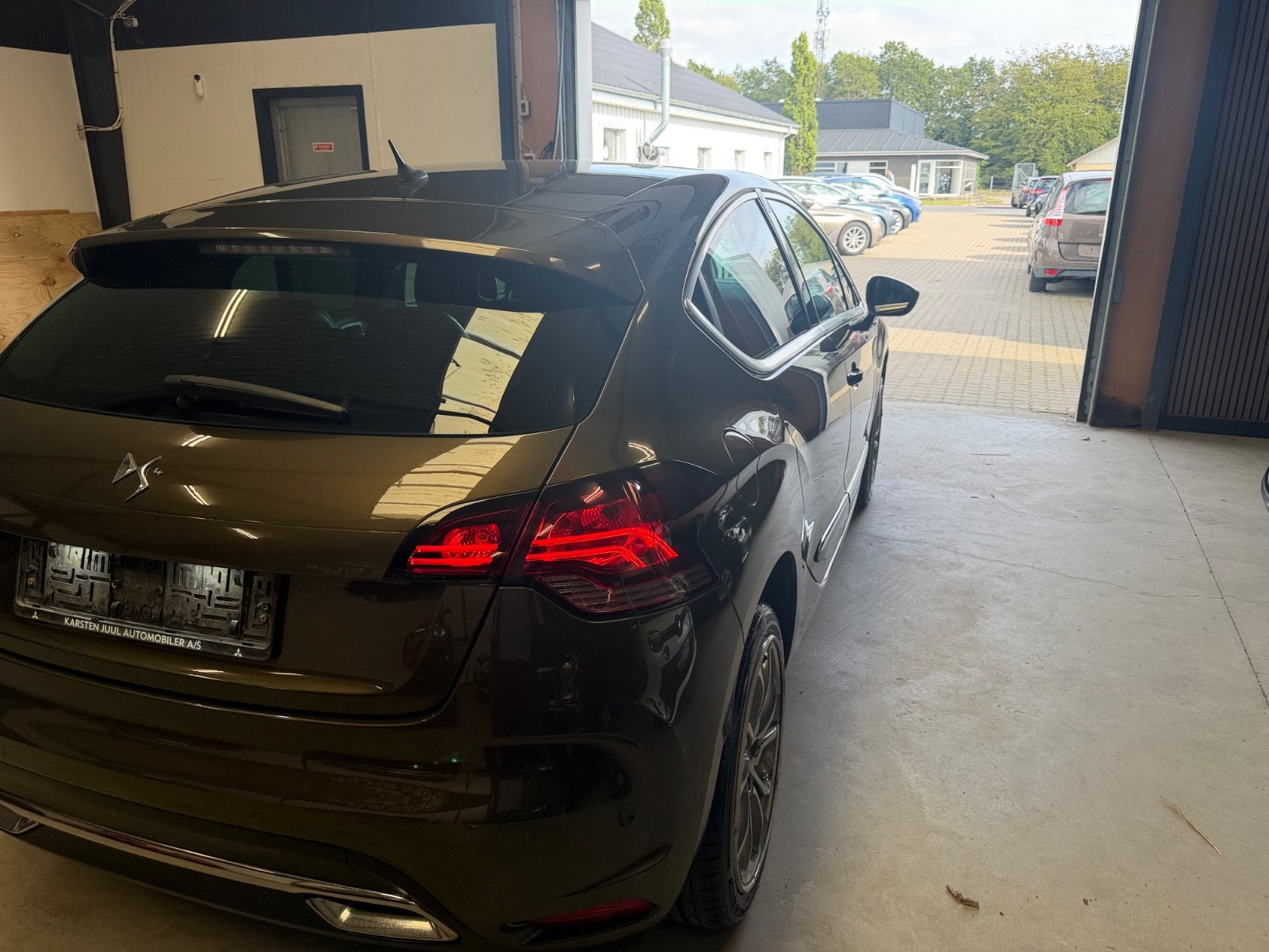 Brun Citroën DS4 fra 2011