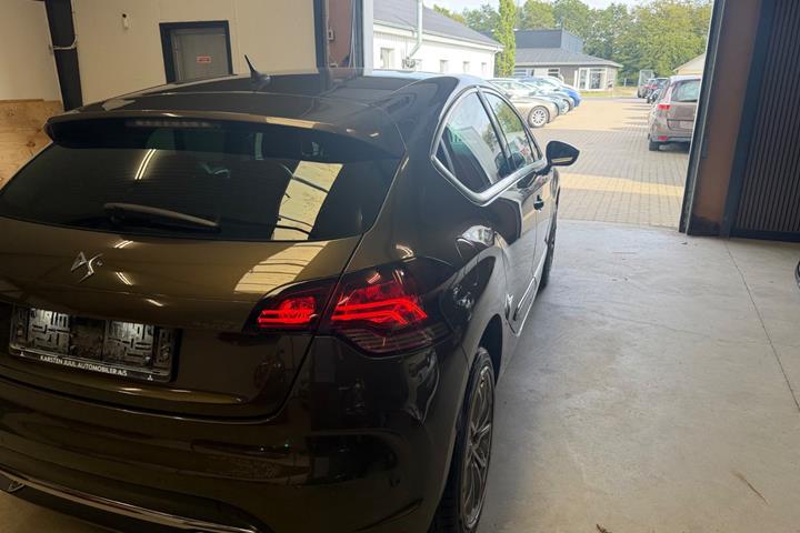 Brun Citroën DS4 fra 2011