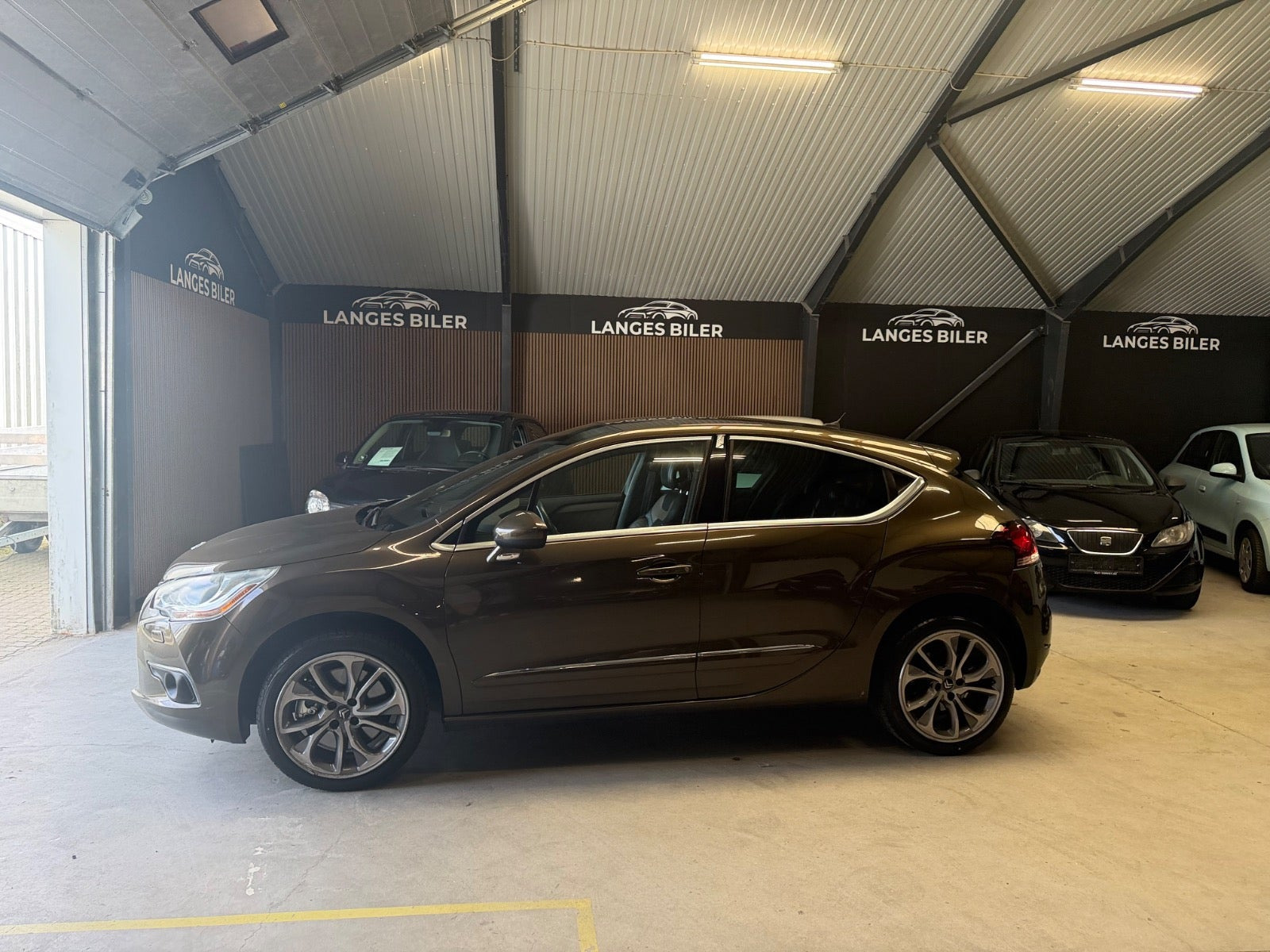 Brun Citroën DS4 fra 2011