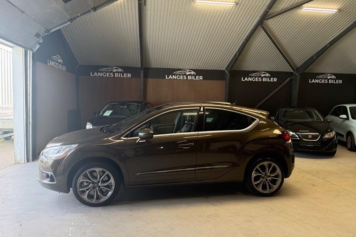 Brun Citroën DS4 fra 2011