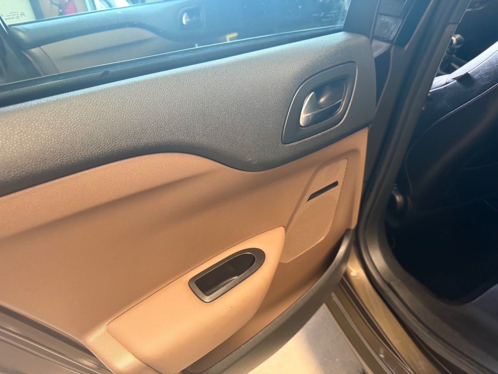 Brun Citroën DS4 fra 2011