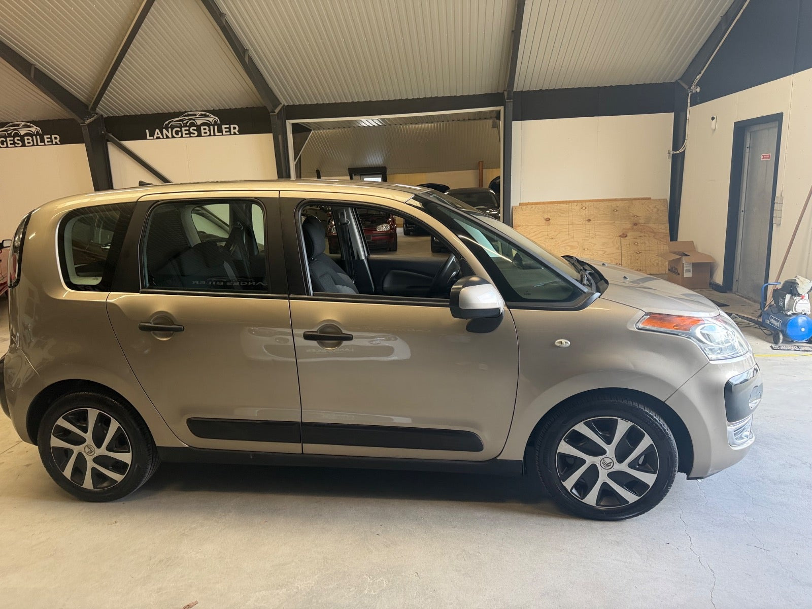 Orange Citroën C3 Picasso fra 2012