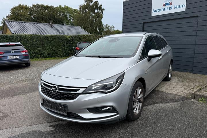 Sølv Opel Astra fra 2019