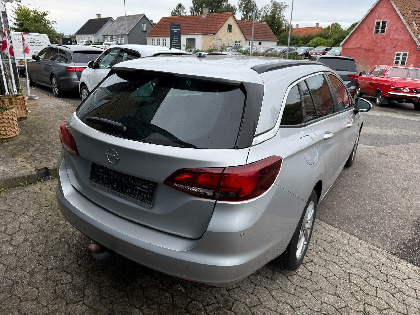 Sølv Opel Astra fra 2019