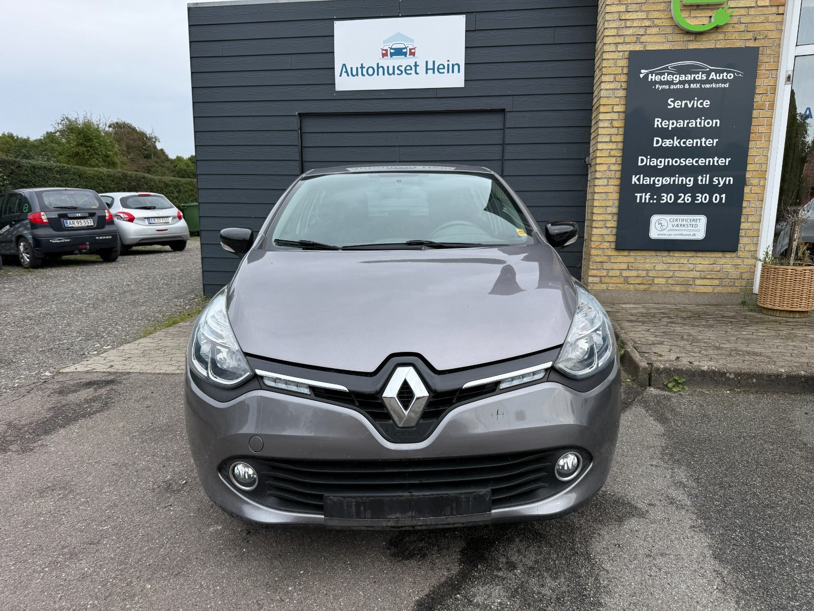 Grå Renault Clio IV fra 2016