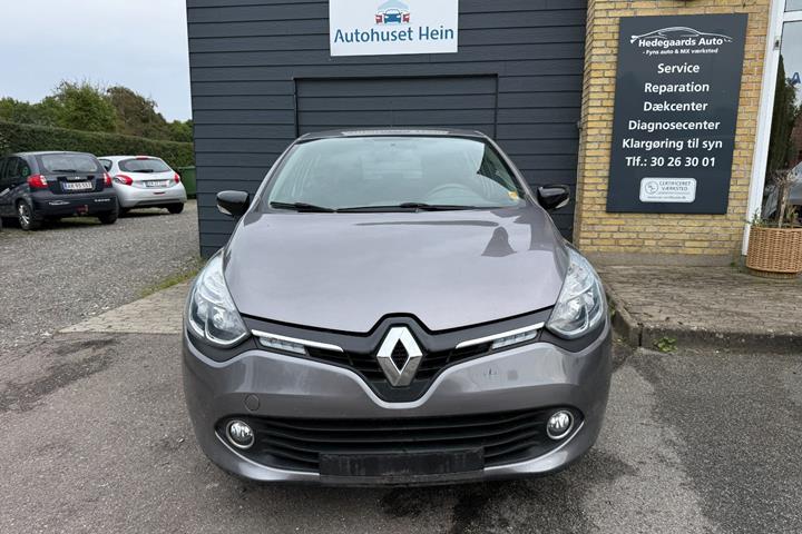 Grå Renault Clio IV fra 2016