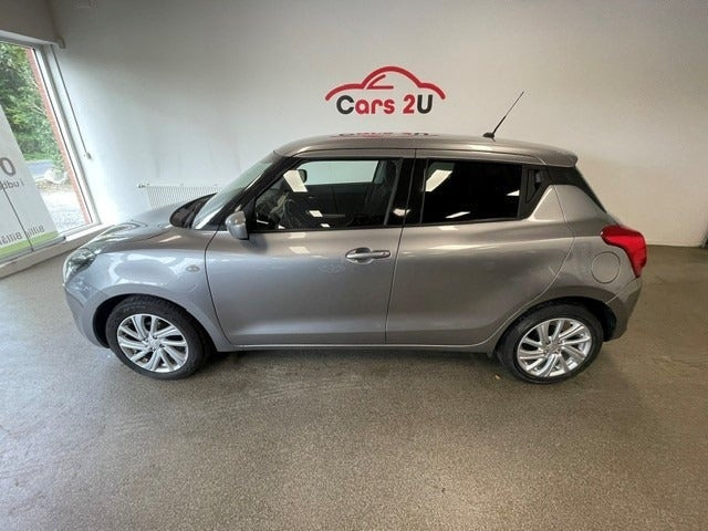 Grå Suzuki Swift fra 2021