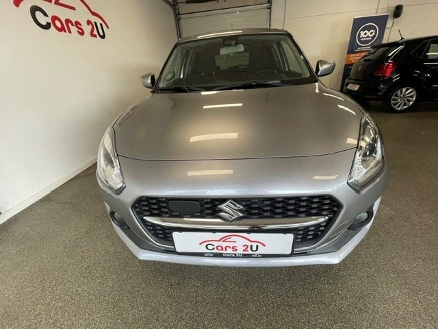 Grå Suzuki Swift fra 2021