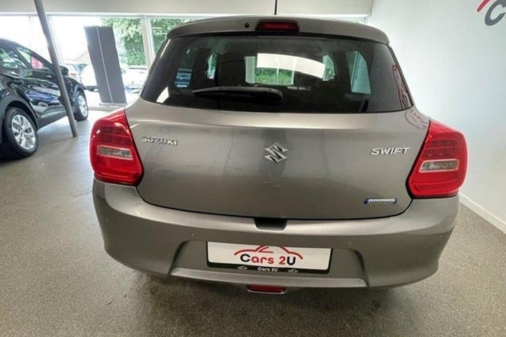 Grå Suzuki Swift fra 2021