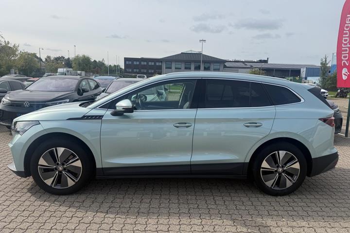Gul Skoda Enyaq fra 2024