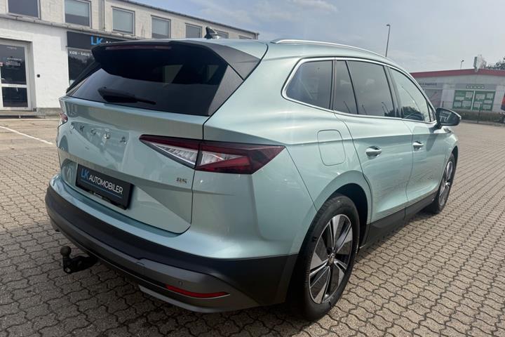Gul Skoda Enyaq fra 2024