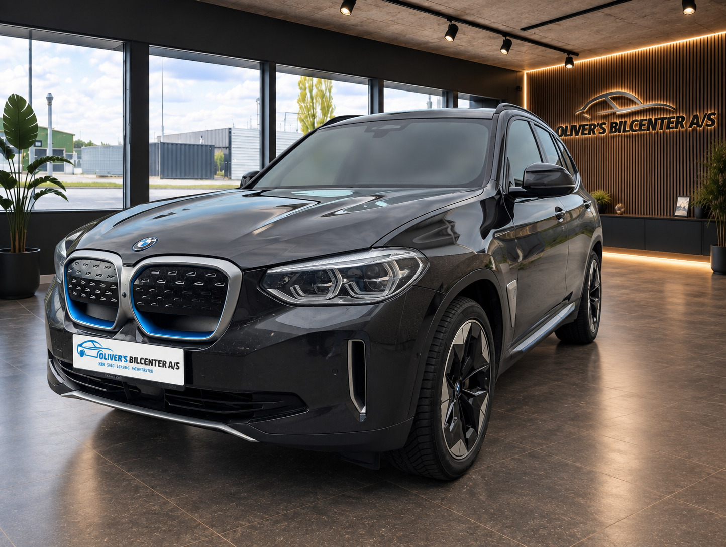 Grå BMW iX3 fra 2021
