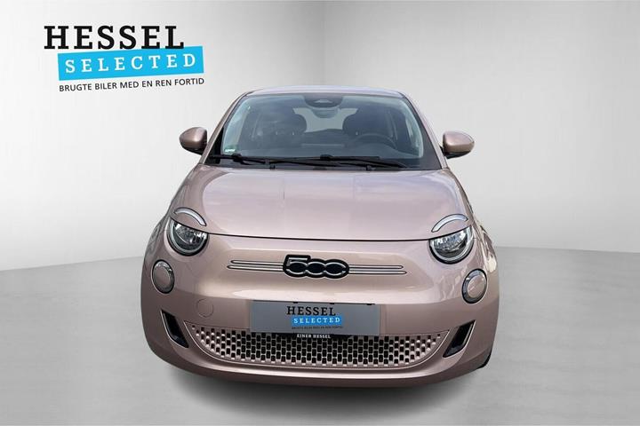 Pink Fiat 500e fra 2023
