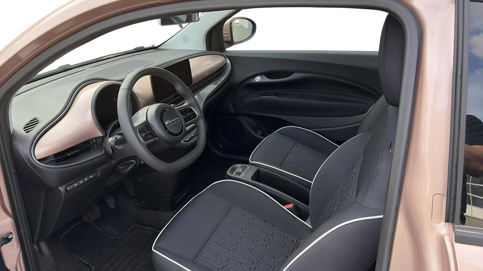 Pink Fiat 500e fra 2023