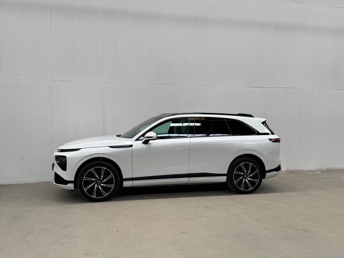 Hvid Xpeng G9 fra 2026
