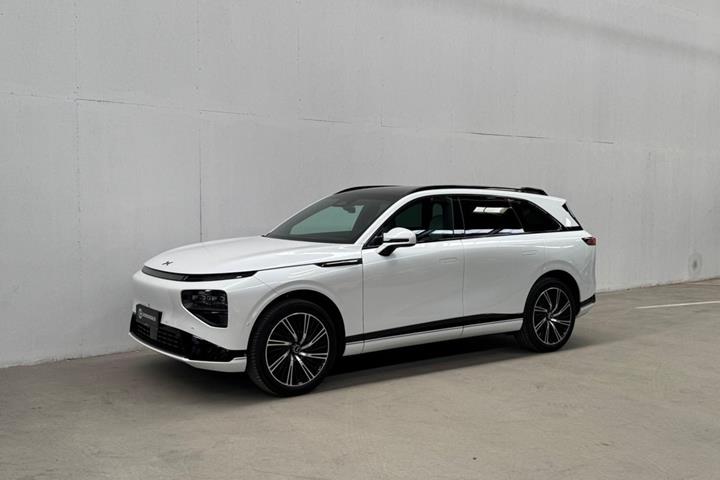 Hvid Xpeng G9 fra 2026
