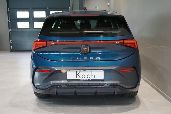 Blå Cupra Born fra 2025